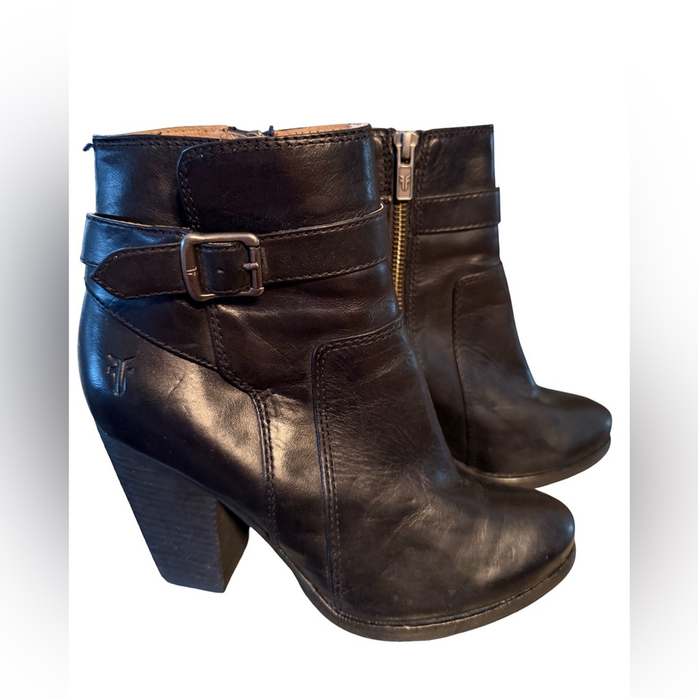 Frye EUC Size 5.5 Beautiful Black Pattie Riding Ankle Heeled Booties (SH007) - Picture 2 of 10